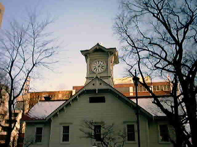 札幌時計台。2001年1月3日撮影