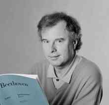 Andras Schiff �i1953-�^�嗘���p���j