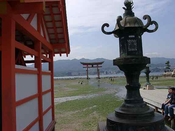 2002年GWは厳島神社に行きました。あのころはよく旅行に行っていたな